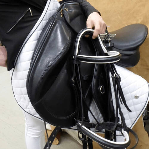 english_tack_horse_barn